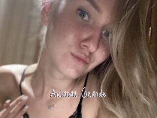 Arianaa_Grande