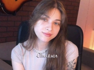 Elliecruze