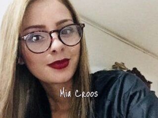 Mia_Croos