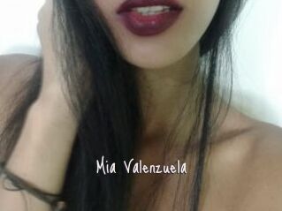 Mia_Valenzuela