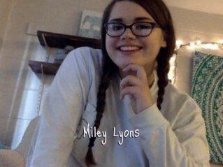 Miley_Lyons