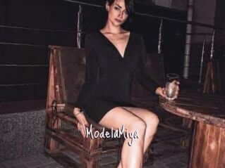 ModelaMiya